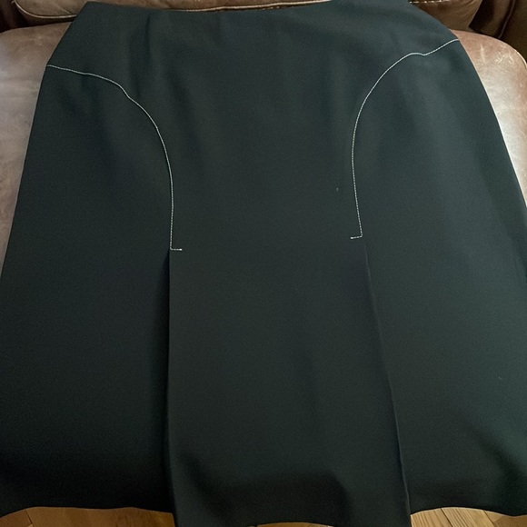 Black two piece suit - Picture 3 of 8